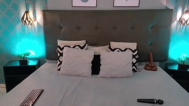 Madisonsmiith online show from September 26, 9:32 pm