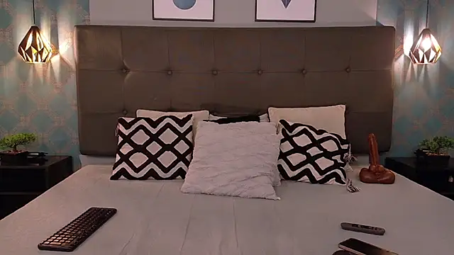 Madisonsmiith online show from October 2, 3:15 pm