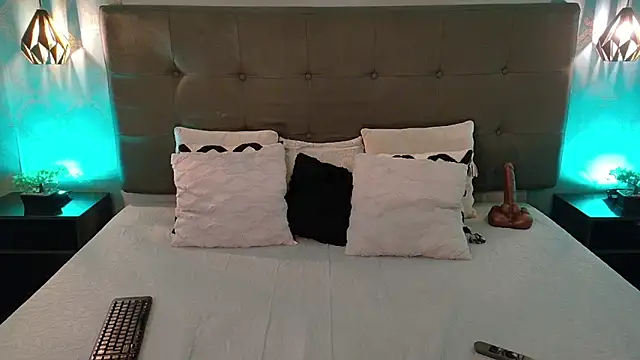 Madisonsmiith online show from October 30, 8:39 pm