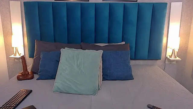 Madisonsmiith online show from February 11, 9:14 pm