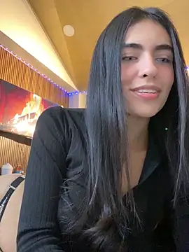 DaphneUwu online show from February 19, 1:35 am