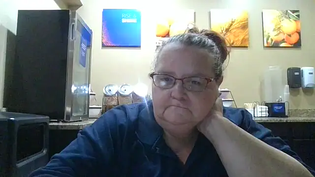 Snapshot of Hornybbw1978 chatting on October 16, 6:43 am Hornybbw1978 online show from October 16, 6:43 am