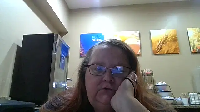 Snapshot of Hornybbw1978 chatting on October 22, 7:19 am Hornybbw1978 online show from October 22, 7:19 am