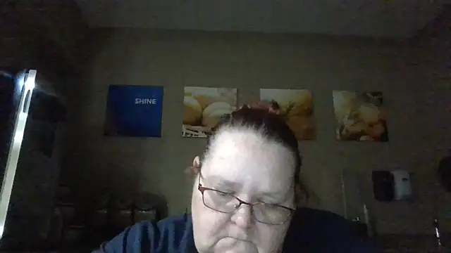 Snapshot of Hornybbw1978 chatting on December 6, 7:37 am Hornybbw1978 online show from December 6, 7:37 am
