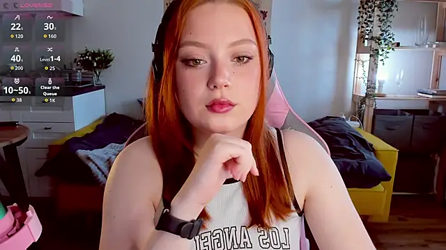 Snapshot of Sofy_Benson chatting on September 11, 11:21 am Sofy Benson online show from September 11, 11:21 am