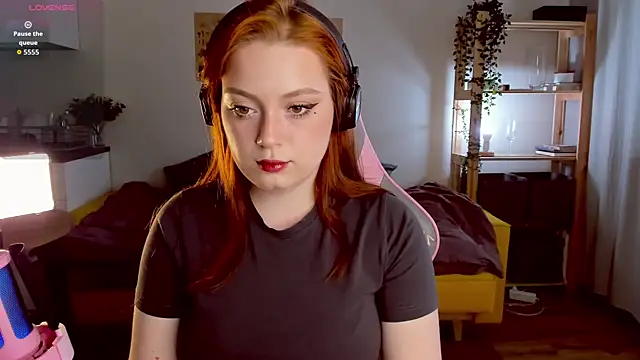 Snapshot of Sofy_Benson chatting on September 24, 2:01 pm Sofy Benson online show from September 24, 2:01 pm