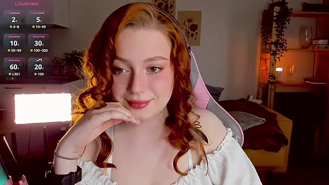 Snapshot of Sofy_Benson chatting on October 19, 1:58 pm Sofy Benson online show from October 19, 1:58 pm