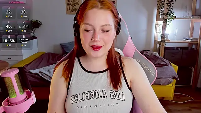 Snapshot of Sofy_Benson chatting on September 15, 11:21 am Sofy Benson online show from September 15, 11:21 am