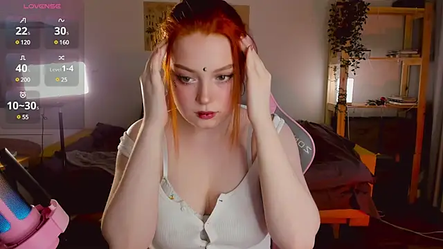 Snapshot of Sofy_Benson chatting on February 18, 2:06 pm Sofy Benson online show from February 18, 2:06 pm