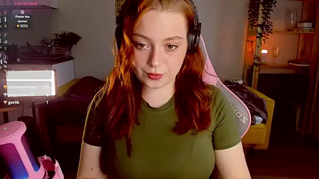 Snapshot of Sofy_Benson chatting on October 15, 12:13 pm Sofy Benson online show from October 15, 12:13 pm