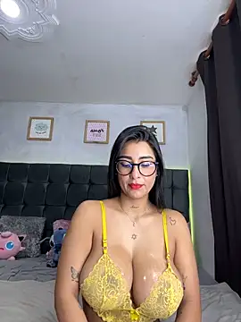 Snapshot of lovely_violet13 chatting on November 24, 4:07 pm lovely violet13 online show from November 24, 4:07 pm