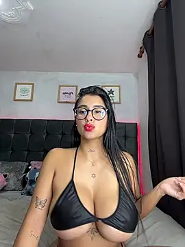 lovely violet13 online show from March 13, 11:32 pm