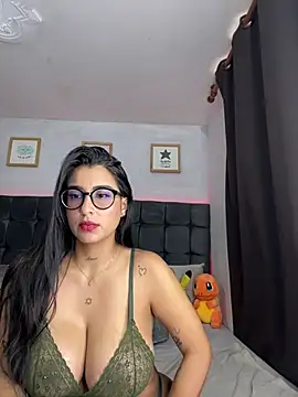 Snapshot of lovely_violet13 chatting on July 16, 4:04 pm lovely violet13 online show from July 16, 4:04 pm