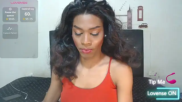 Snapshot of NAHOMMY_SEXY chatting on October 9, 8:37 am NAHOMMY SEXY online show from October 9, 8:37 am