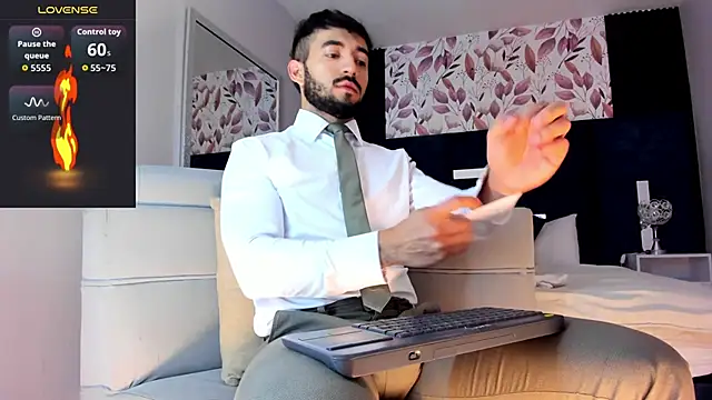 MarkWalker   online show from April 18, 11:12 am