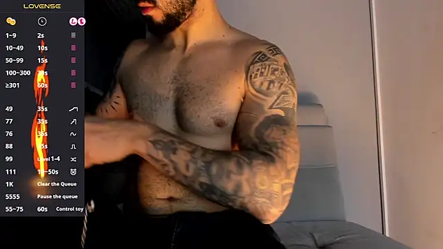 Snapshot of MarkWalker__ chatting on June 10, 10:05 am MarkWalker online show from June 10, 10:05 am