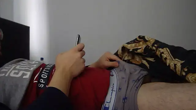 MontanaHamburg online show from December 15, 11:55 am