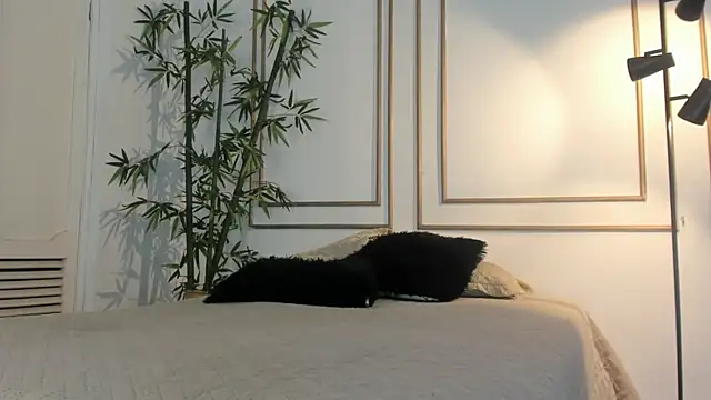 kristyl paez online show from November 12, 7:18 pm