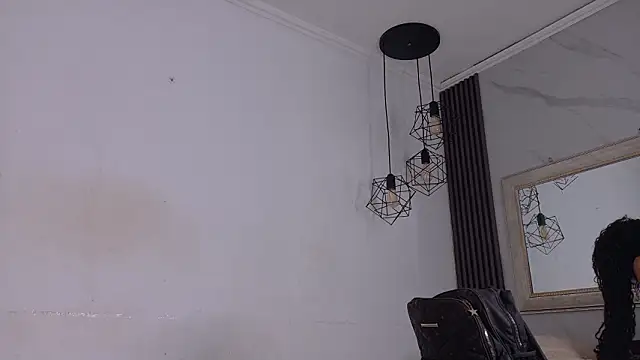 kristyl paez online show from February 3, 7:08 pm