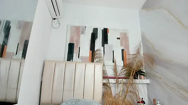 kristyl paez online show from February 5, 5:53 pm