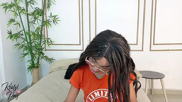 kristyl paez online show from November 21, 3:11 pm