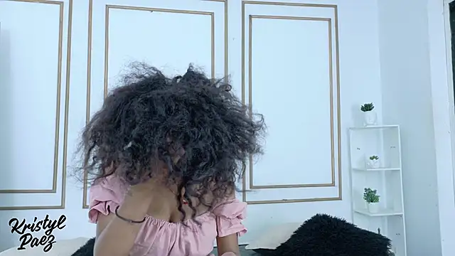 kristyl paez online show from December 16, 8:24 pm