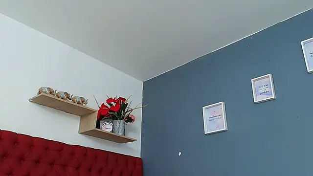 kristyl paez online show from November 30, 7:03 pm