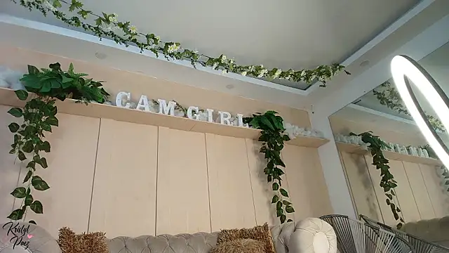 kristyl paez online show from February 9, 7:56 pm