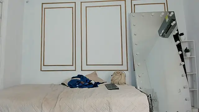 kristyl paez online show from February 24, 7:04 pm