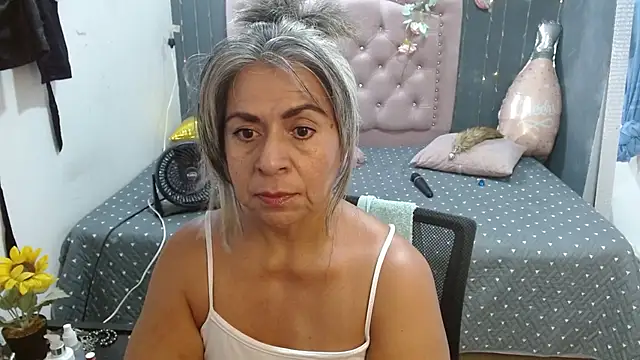 Snapshot of lalisha_96 chatting on April 26, 1:03 am lalisha 96 online show from April 26, 1:03 am
