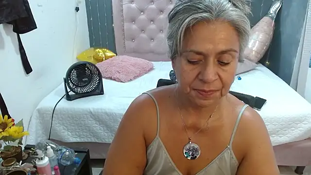 Snapshot of lalisha_96 chatting on April 28, 2:27 am lalisha 96 online show from April 28, 2:27 am
