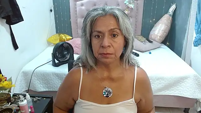 Snapshot of lalisha_96 chatting on April 28, 1:26 am lalisha 96 online show from April 28, 1:26 am