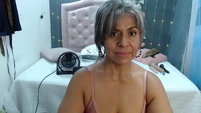 Snapshot of lalisha_96 chatting on February 16, 2:20 am lalisha 96 online show from February 16, 2:20 am