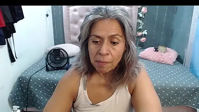 Snapshot of lalisha_96 chatting on March 3, 11:56 pm lalisha 96 online show from March 3, 11:56 pm