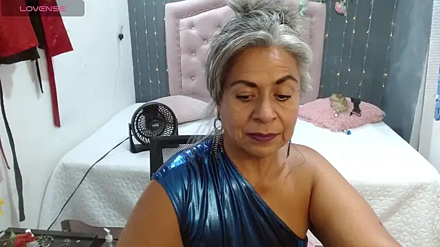 Snapshot of lalisha_96 chatting on June 17, 11:03 pm lalisha 96 online show from June 17, 11:03 pm