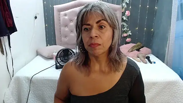 Snapshot of lalisha_96 chatting on February 15, 3:39 pm lalisha 96 online show from February 15, 3:39 pm