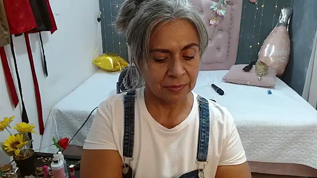 Snapshot of lalisha_96 chatting on May 10, 1:53 am lalisha 96 online show from May 10, 1:53 am