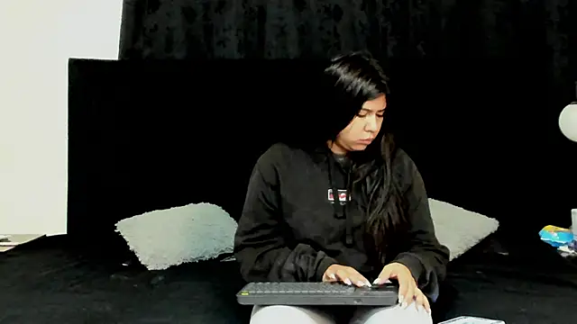 lissandthor13 online show from December 19, 10:17 am