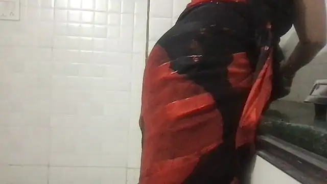 Snapshot of Riyasingh9 chatting on February 22, 12:40 pm Riyasingh9 online show from February 22, 12:40 pm