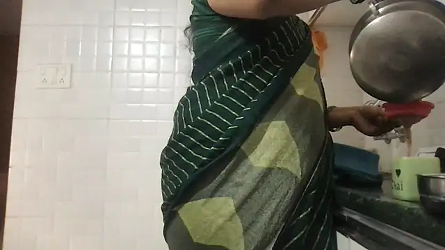 Snapshot of Riyasingh9 chatting on February 26, 3:14 am Riyasingh9 online show from February 26, 3:14 am