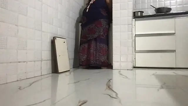 Snapshot of Riyasingh9 chatting on September 30, 3:34 am Riyasingh9 online show from September 30, 3:34 am