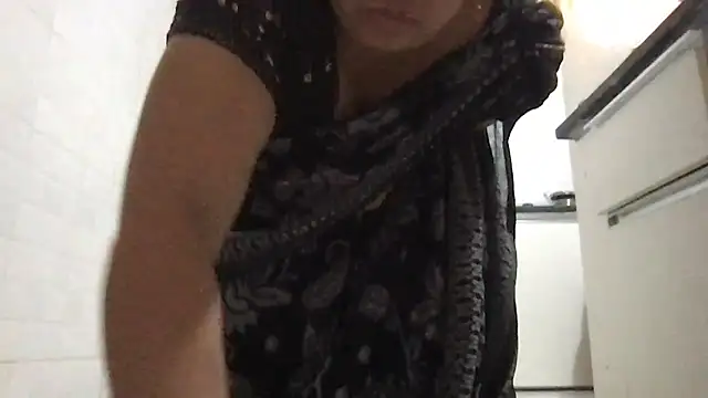 Snapshot of Riyasingh9 chatting on October 2, 3:32 am Riyasingh9 online show from October 2, 3:32 am