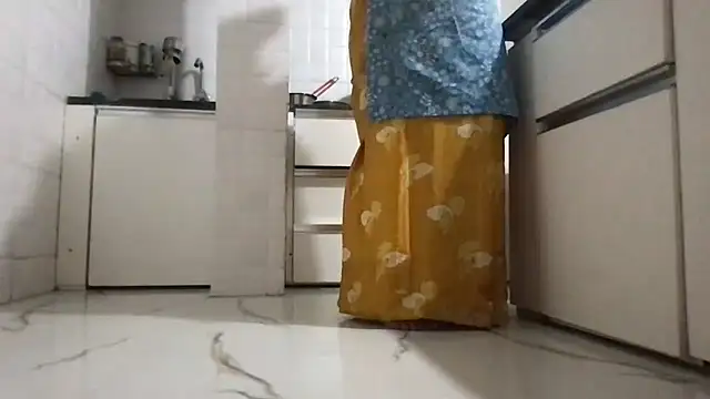 Snapshot of Riyasingh9 chatting on November 13, 3:54 am Riyasingh9 online show from November 13, 3:54 am