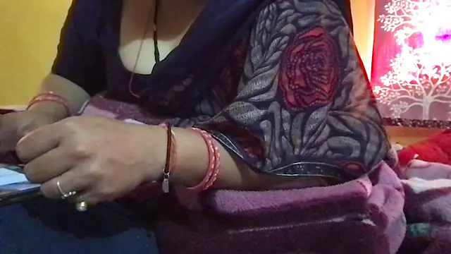 Snapshot of Riyasingh9 chatting on November 4, 4:38 am Riyasingh9 online show from November 4, 4:38 am