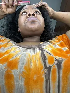 Snapshot of ThickyMel chatting on July 11, 12:22 am ThickyMel online show from July 11, 12:22 am