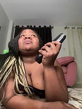 Snapshot of ThickyMel chatting on July 6, 4:42 pm ThickyMel online show from July 6, 4:42 pm