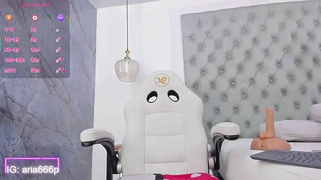aria paul online show from October 2, 10:29 am