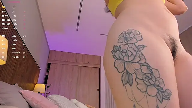 tatikiss  online show from March 31, 11:45 am