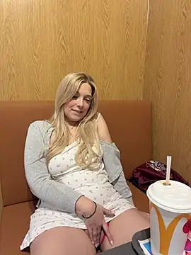 CherryAuroraa online show from March 10, 2:10 pm