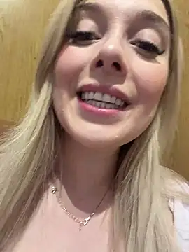 CherryAuroraa online show from March 5, 1:08 pm